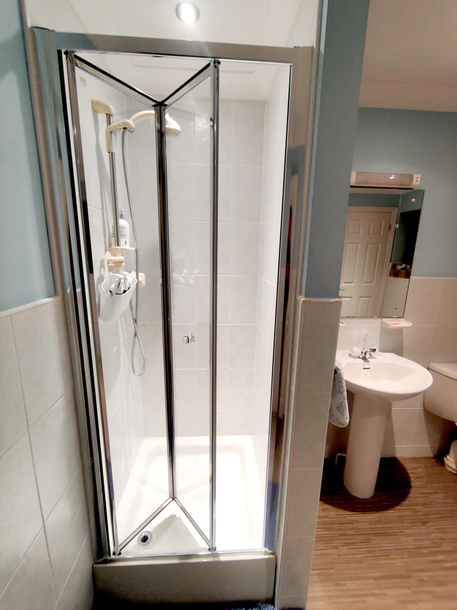 Lovely Private Room With Bathroom Stowey Bagian luar foto